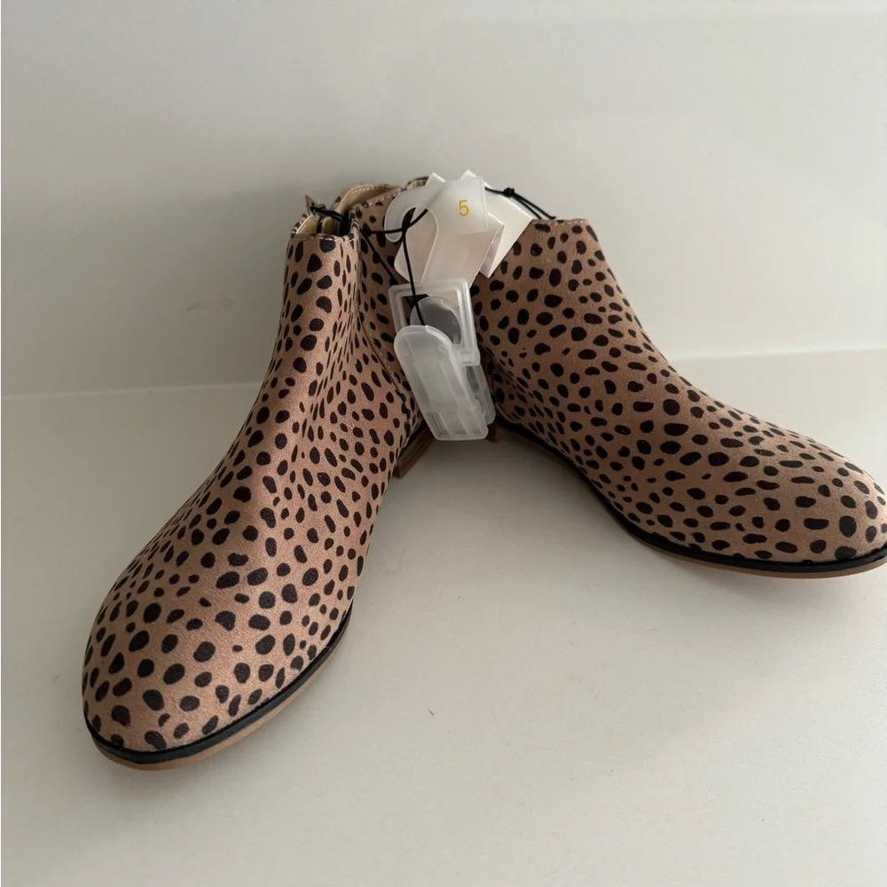 Girl’s boots leopard print booties big kid 3/4/5 cat and jack brown booties